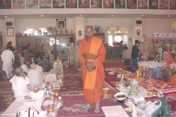 2003 - Wat lao temple - katina ceremony (3).jpg